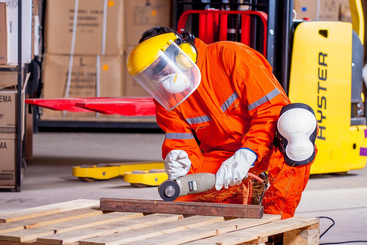 Wie wichtig ist die richtige Arbeitskleidung für Ihre Sicherheit?